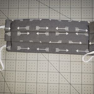 Gray/white arrow face mask!
